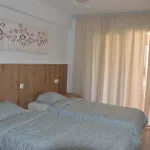 Karola 3c With Pool Μπένιντορμ